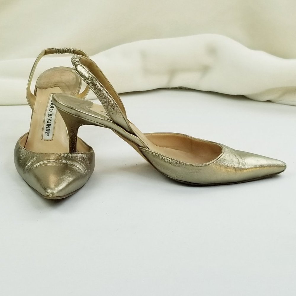 Manolo Blahnik Size 36 (US 6-6.5) Gold Sling Back - Picture 9 of 12